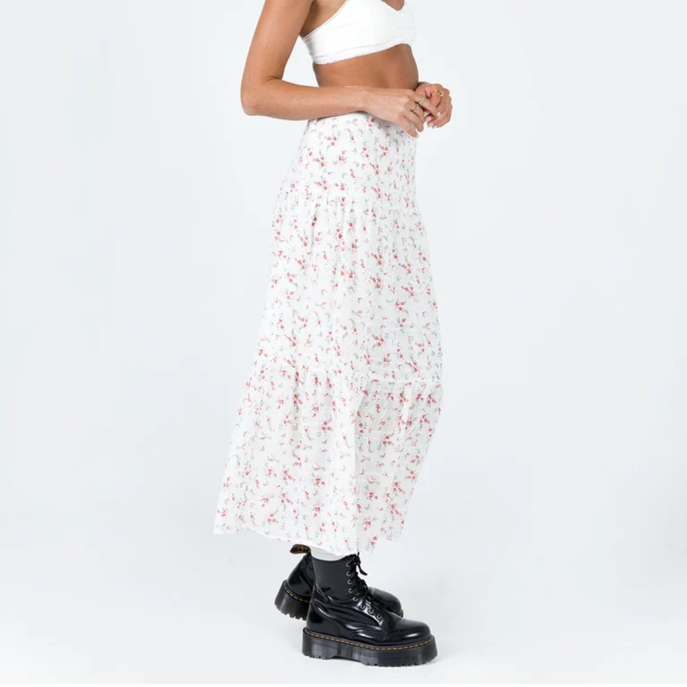 Princess Polly brand new maxi skirt! 	
 

Athena Maxi Skirt White / Pink Floral